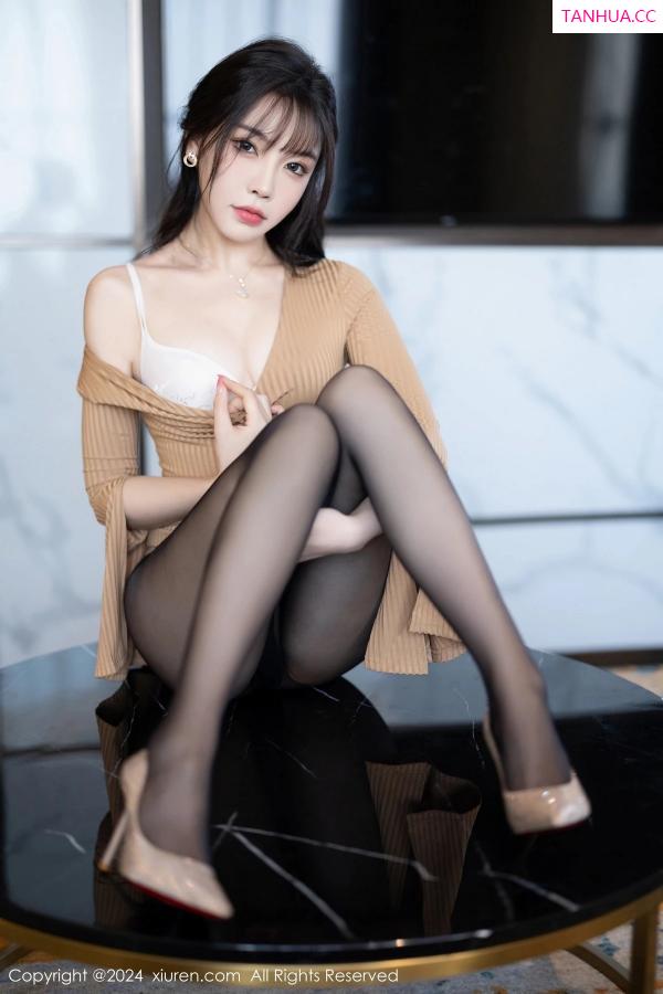 陈芝 芝芝Booty [XiuRen]高清写真图 2024.02.08 No.8096 徐莉芝Booty 黑丝美腿第16张图片